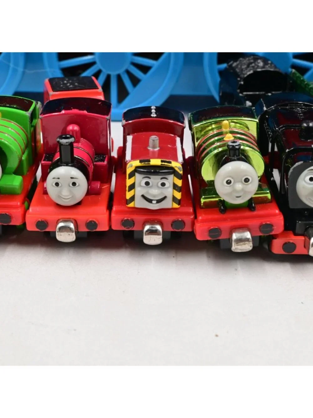 Thomas The Train Tank Engine Take Along Carrying Case W/ 13 Engines & 6 Cars